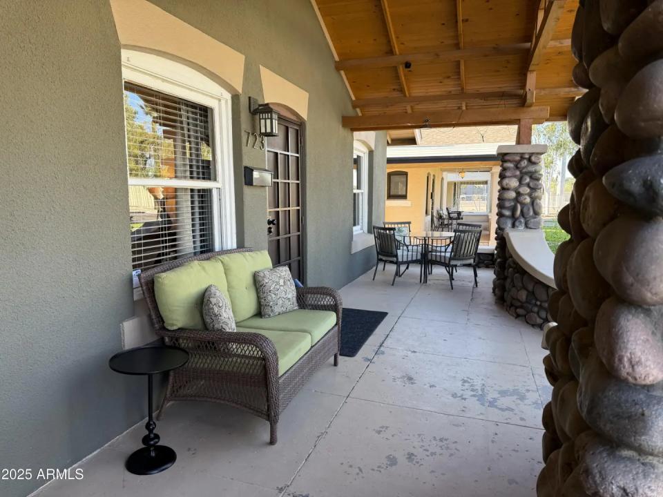 Real Estate Picture 4