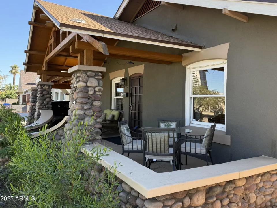 Real Estate Picture 3