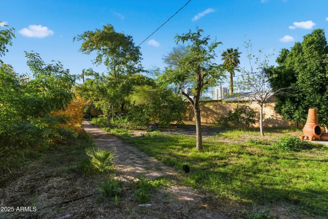 Real Estate Picture 22