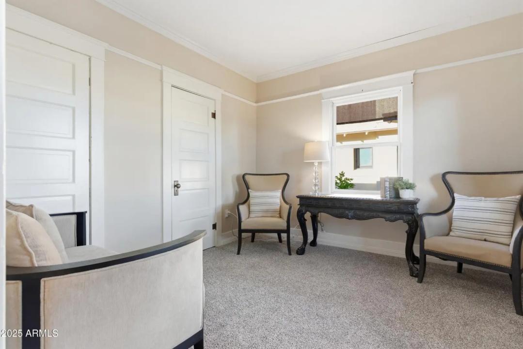 Real Estate Picture 17