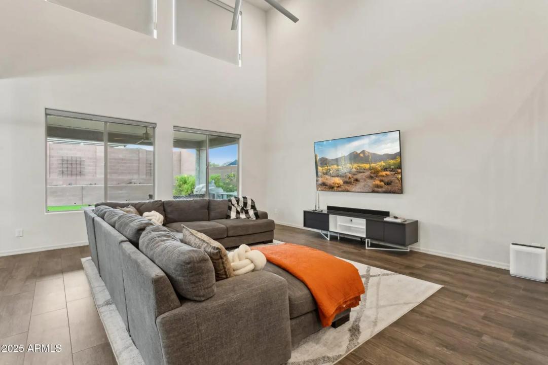 Real Estate Picture 6
