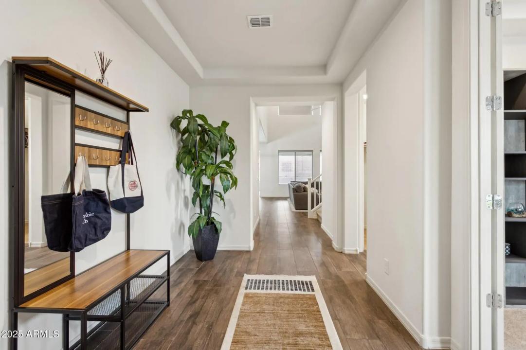 Real Estate Picture 4
