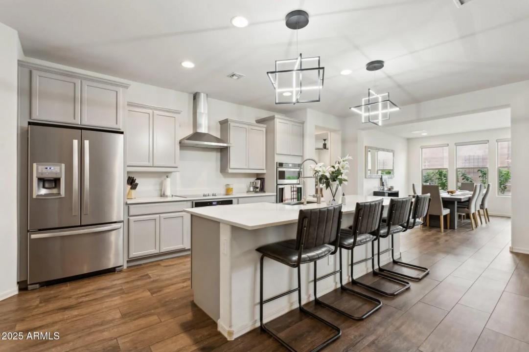 Real Estate Picture 11