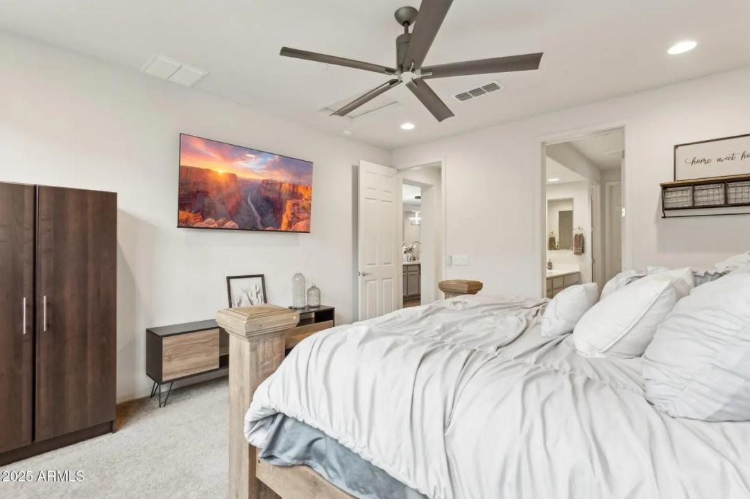 Real Estate Picture 14