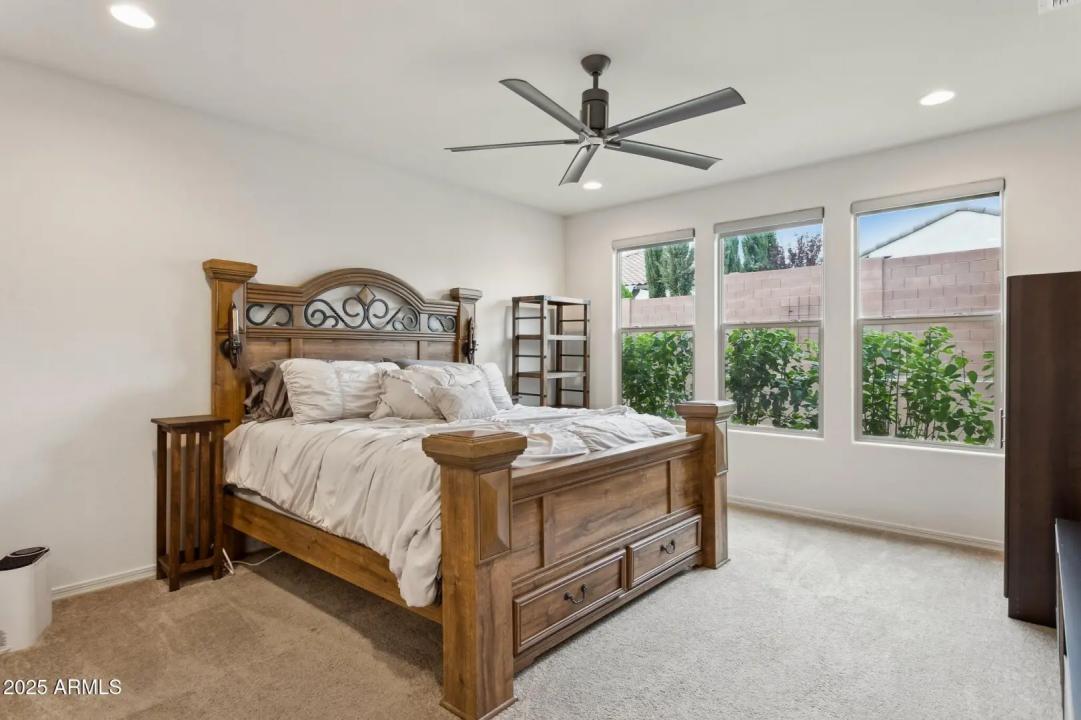 Real Estate Picture 15