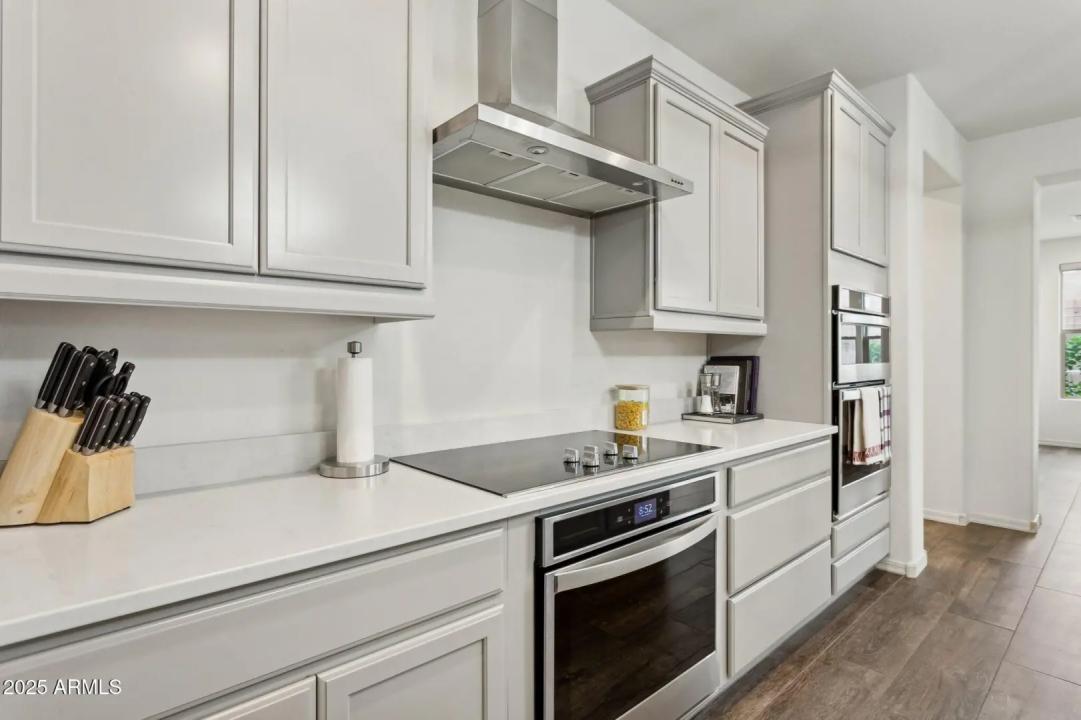 Real Estate Picture 9