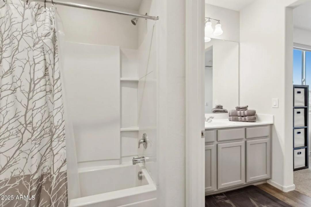 Real Estate Picture 33