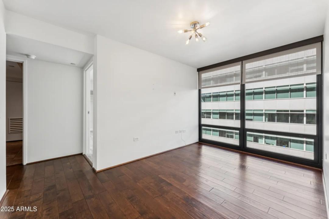 Real Estate Picture 12