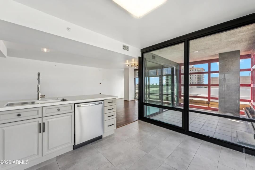 Real Estate Picture 6