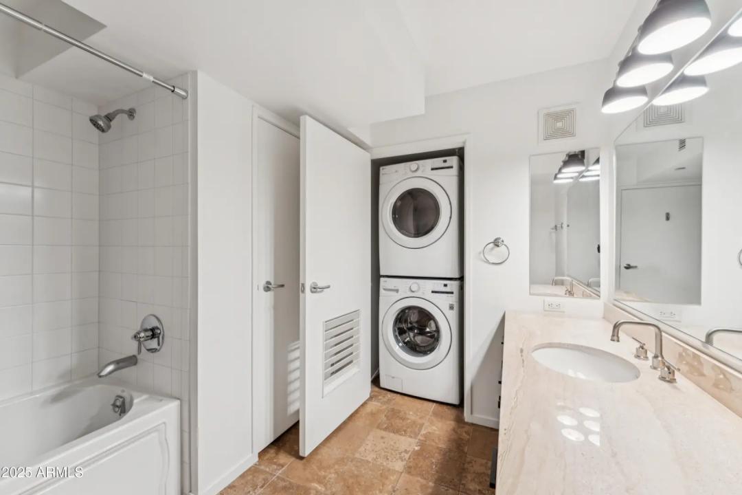 Real Estate Picture 15