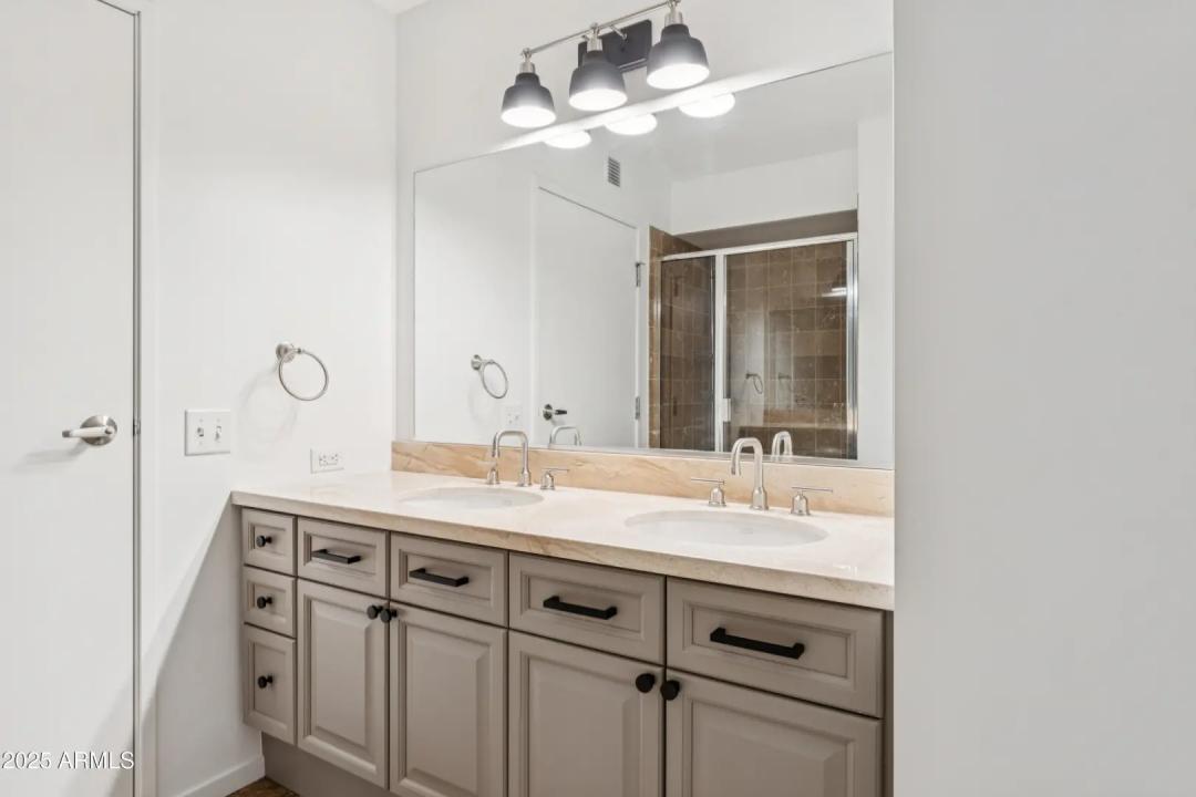 Real Estate Picture 9