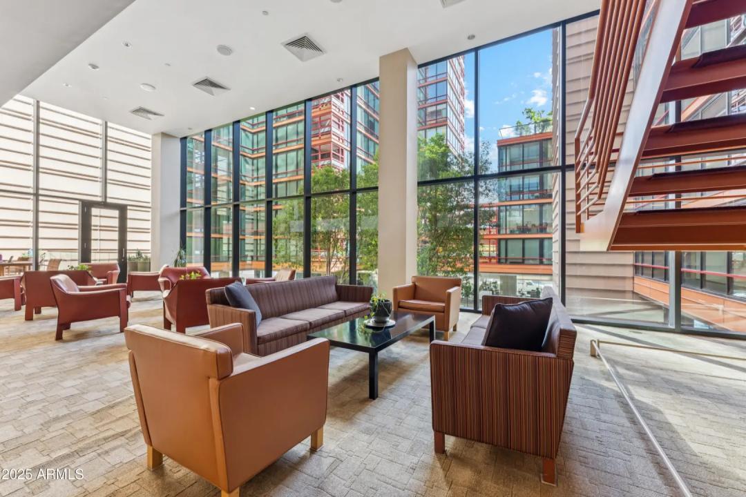 Real Estate Picture 18