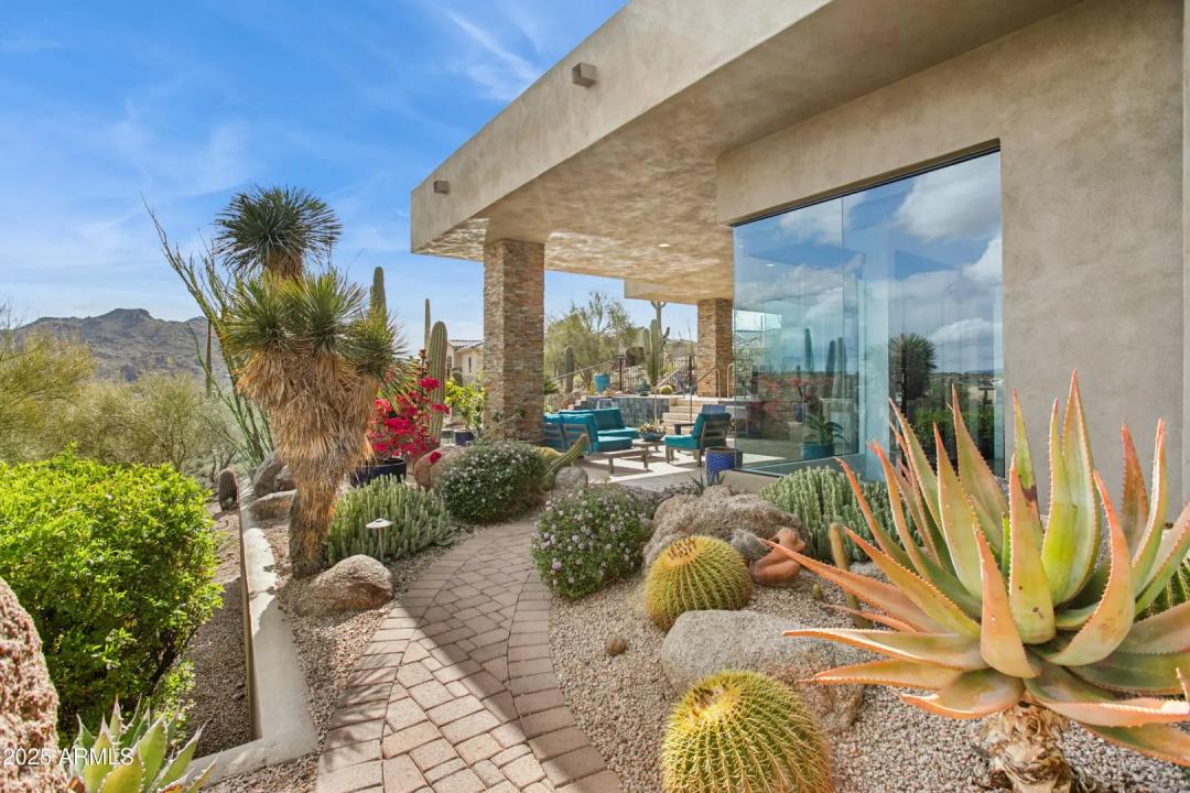 Real Estate Picture 6