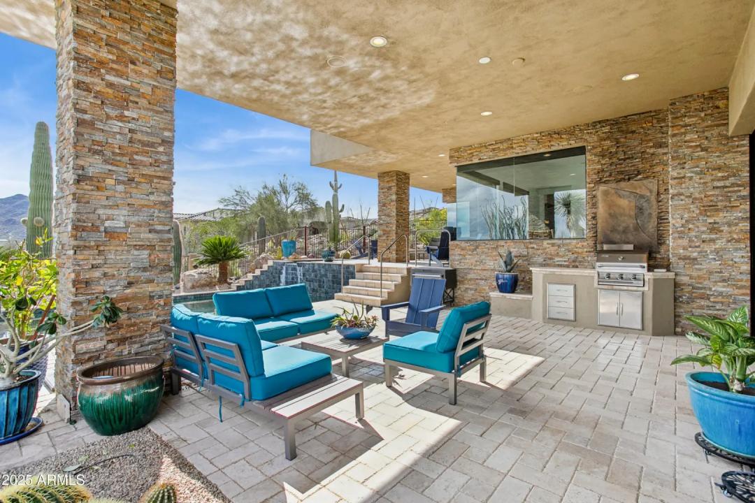 Real Estate Picture 9