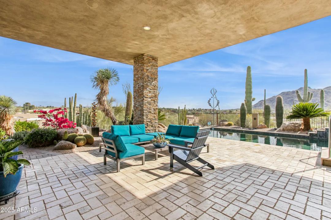 Real Estate Picture 10