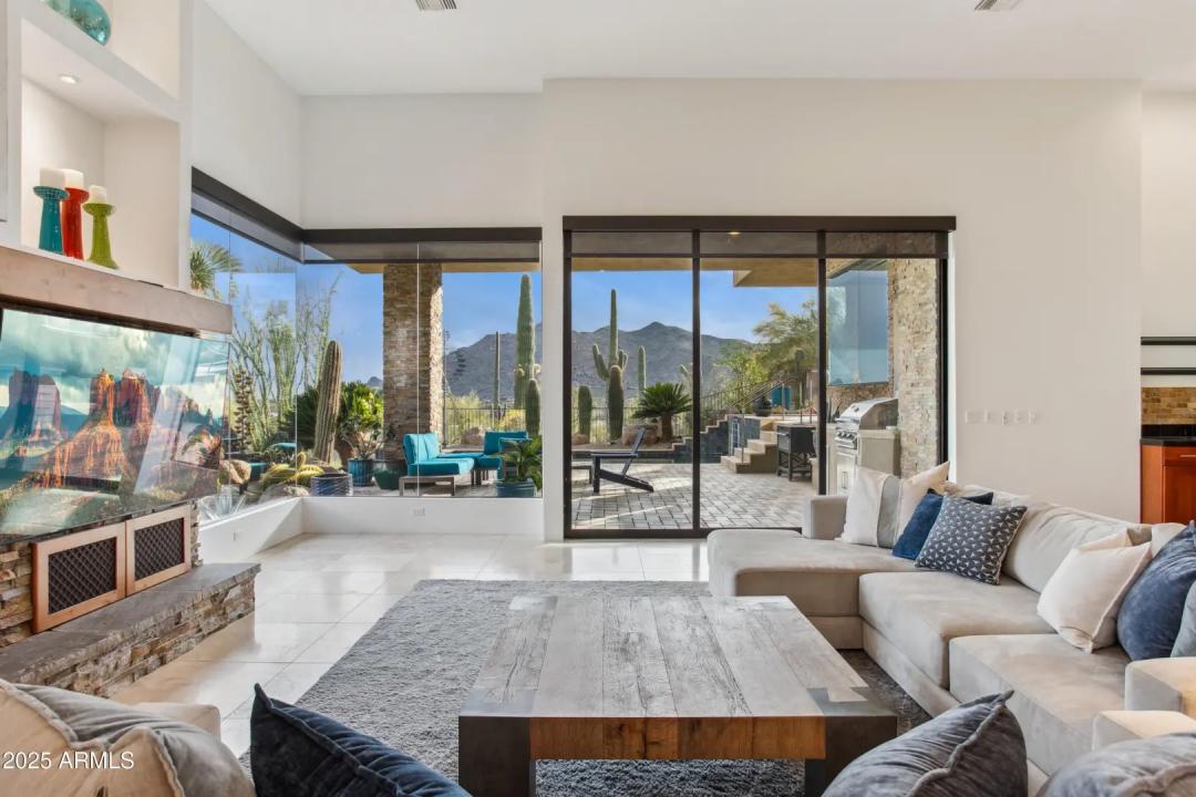 Real Estate Picture 12