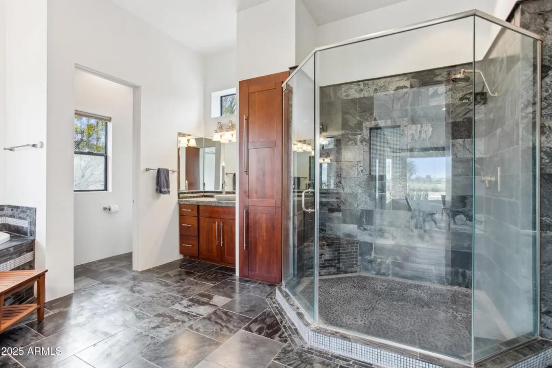 Real Estate Picture 18