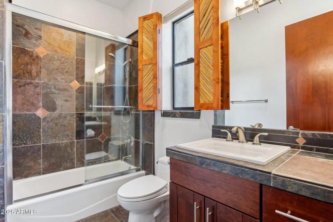 Real Estate Picture 33