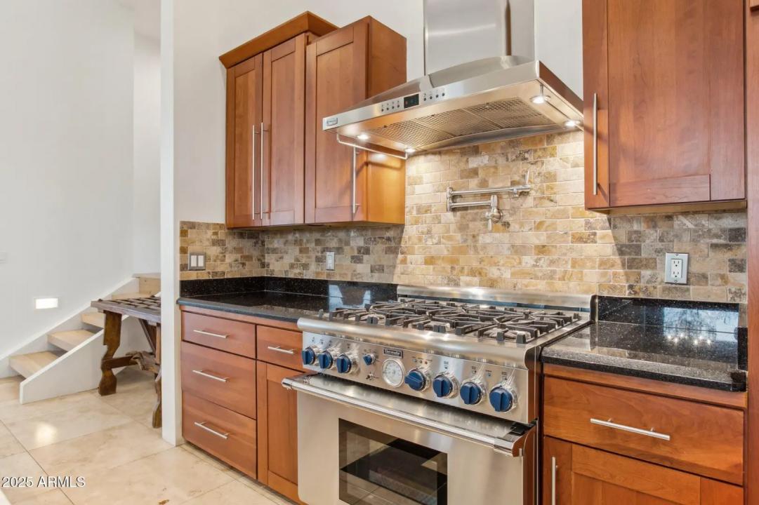Real Estate Picture 38
