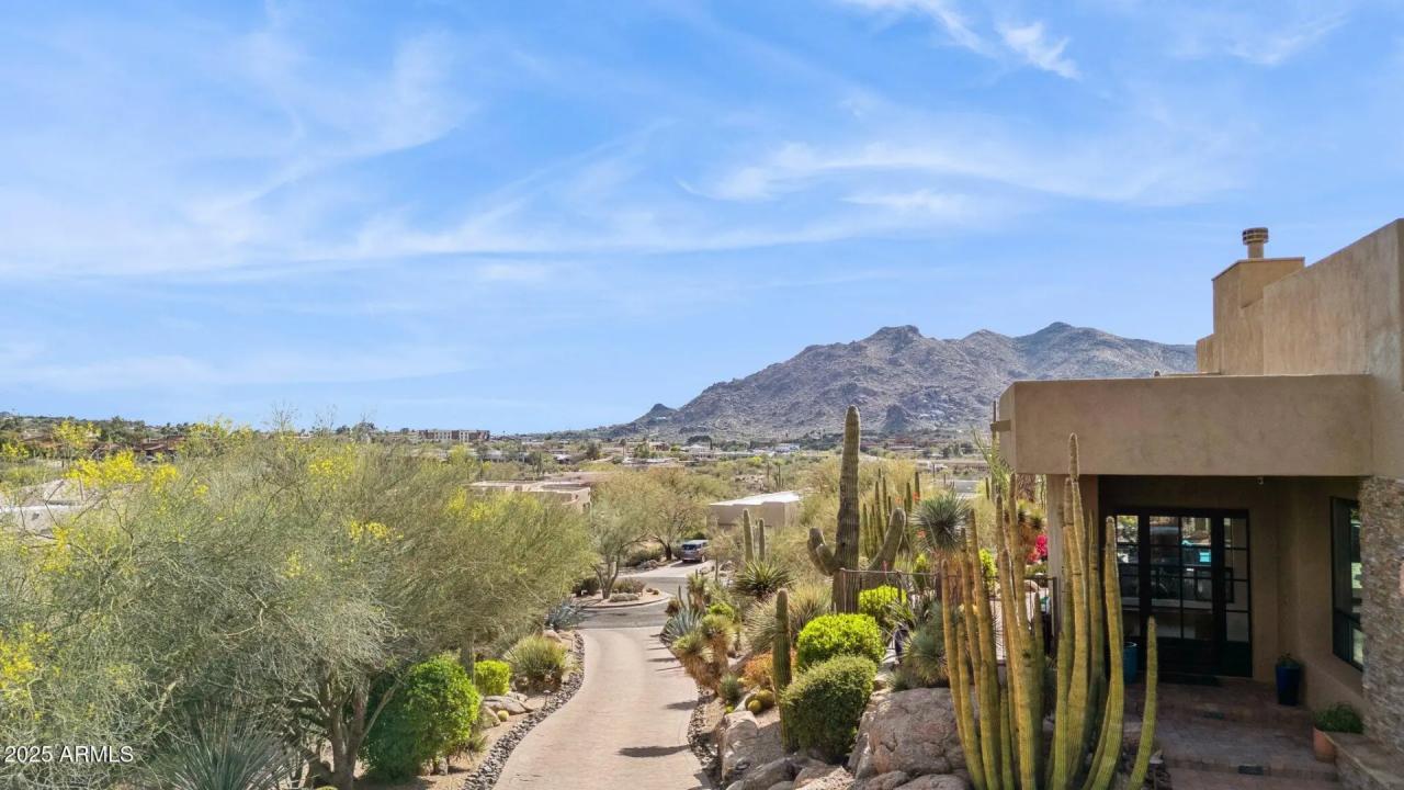 Real Estate Picture 50