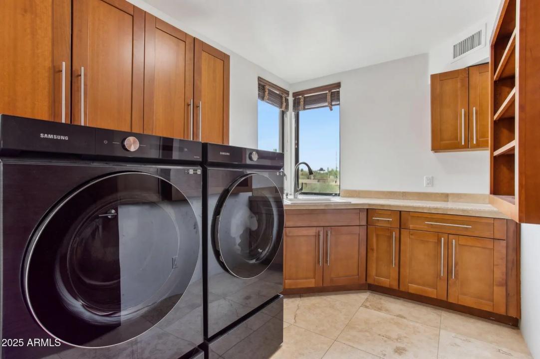 Real Estate Picture 32