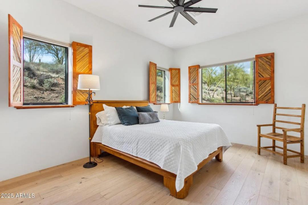 Real Estate Picture 25