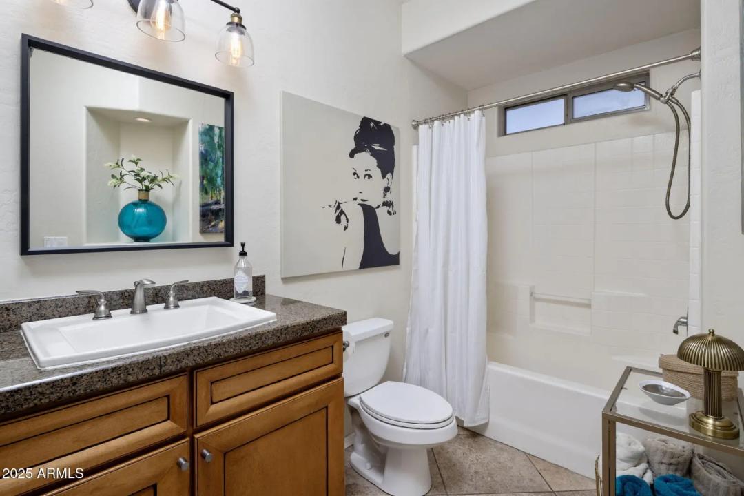 Real Estate Picture 5