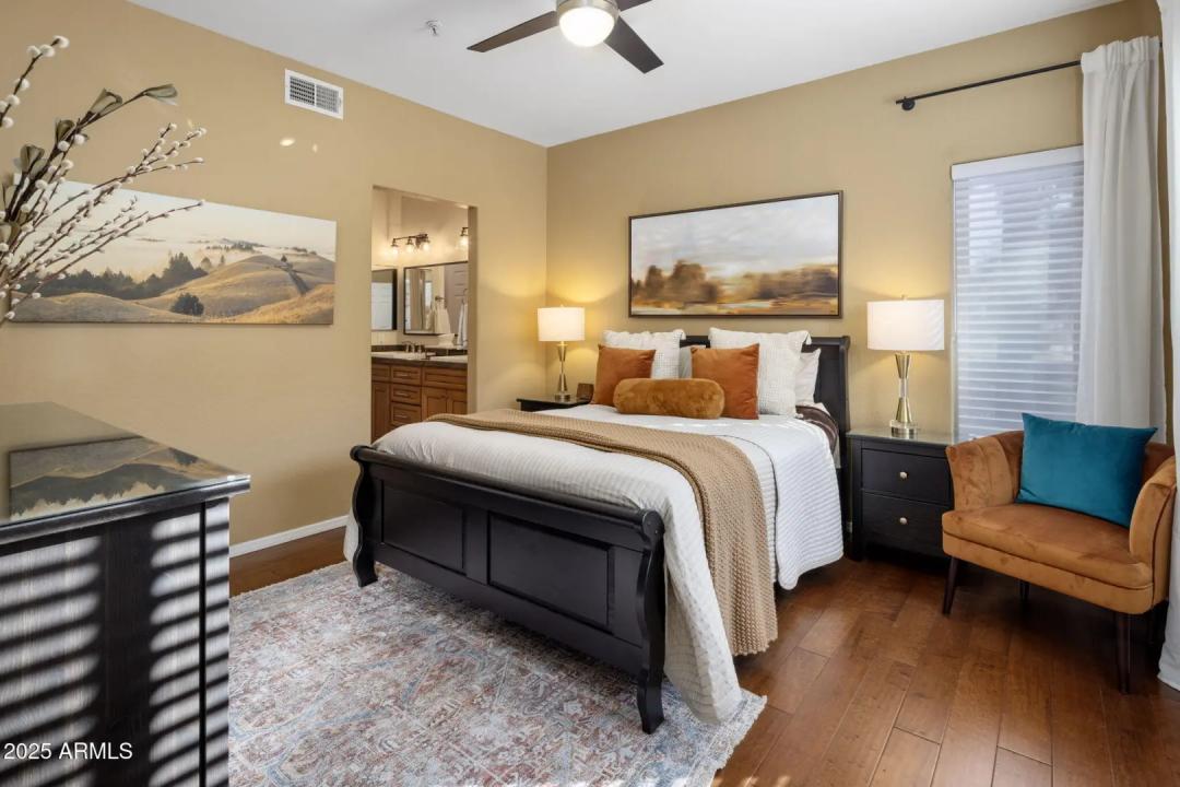 Real Estate Picture 14