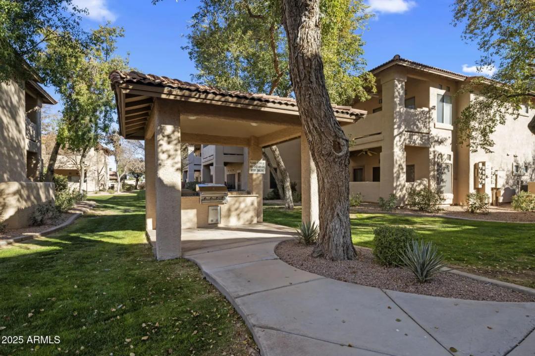 Real Estate Picture 24