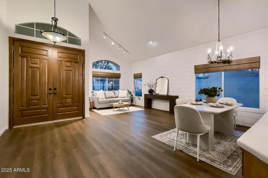 Real Estate Picture 7