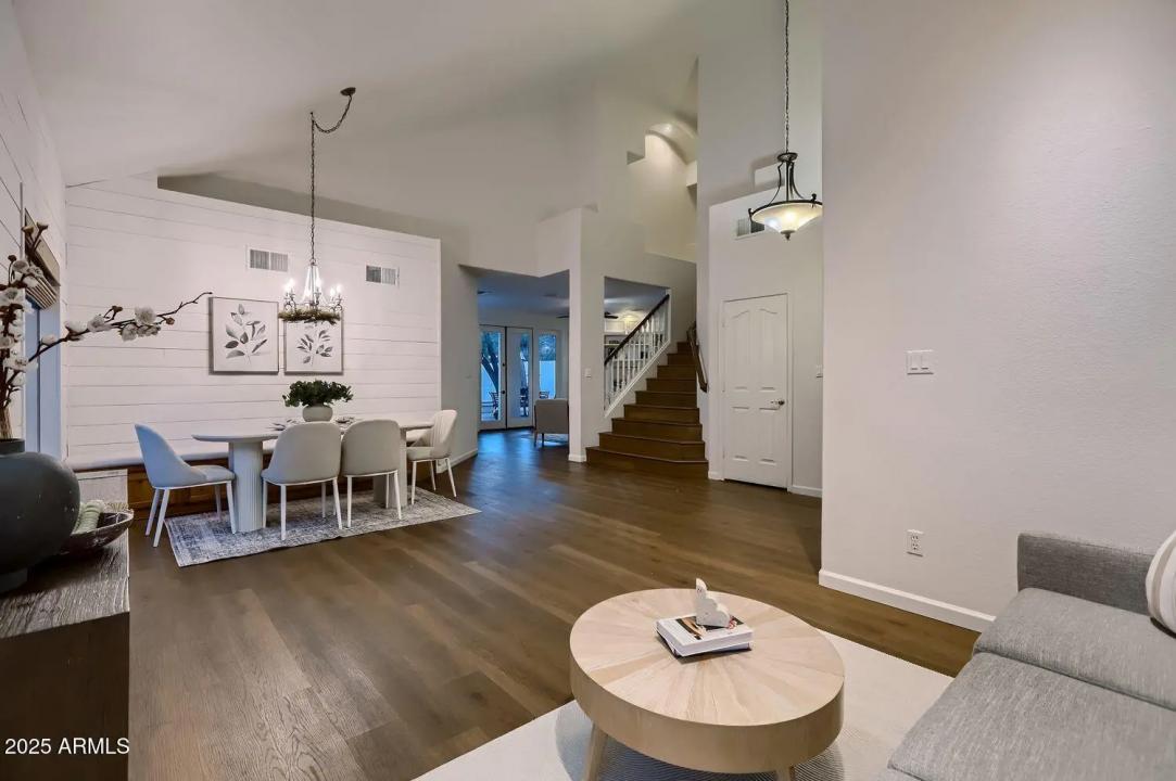 Real Estate Picture 8