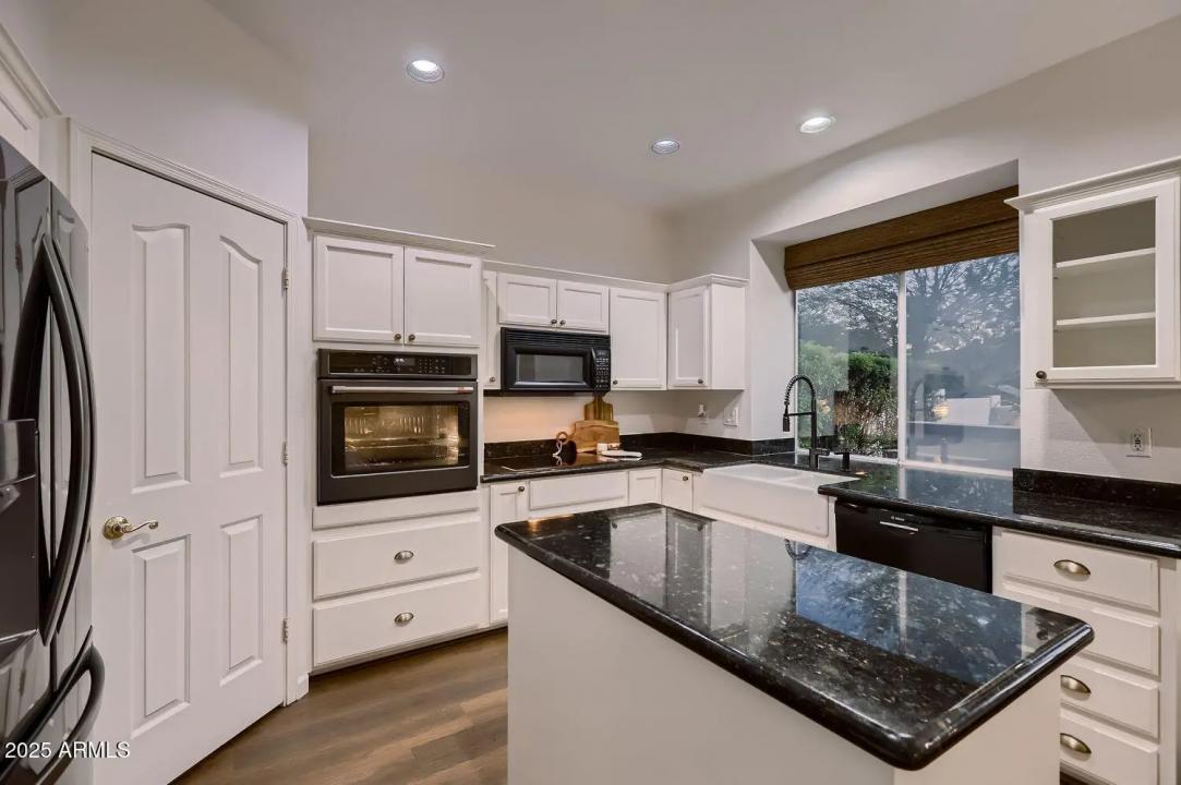 Real Estate Picture 10