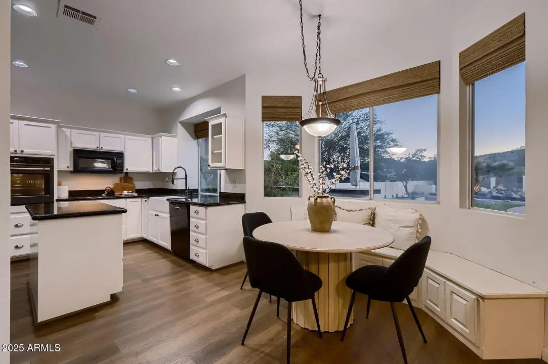 Real Estate Picture 12