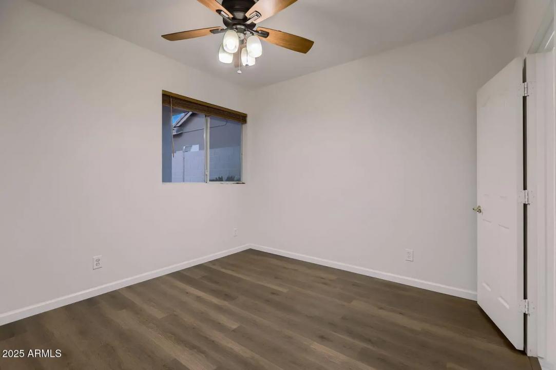 Real Estate Picture 15