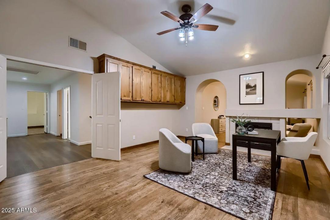 Real Estate Picture 17
