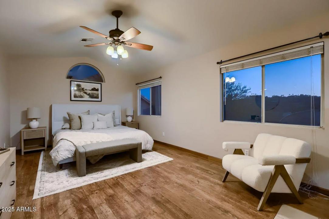 Real Estate Picture 18