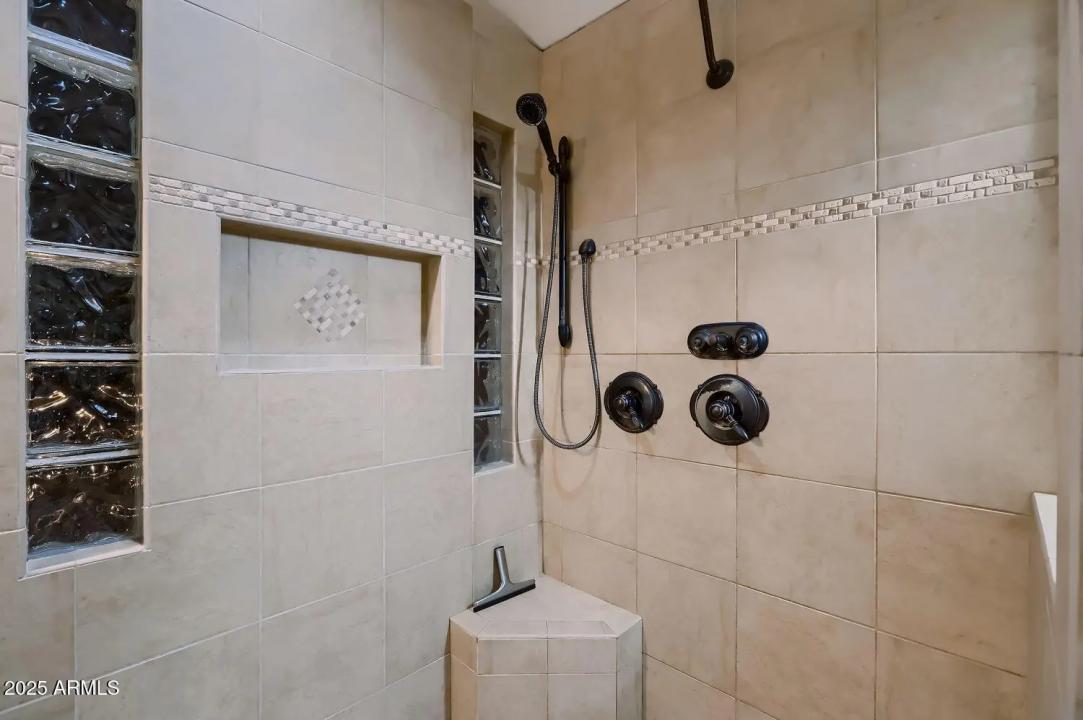 Real Estate Picture 20