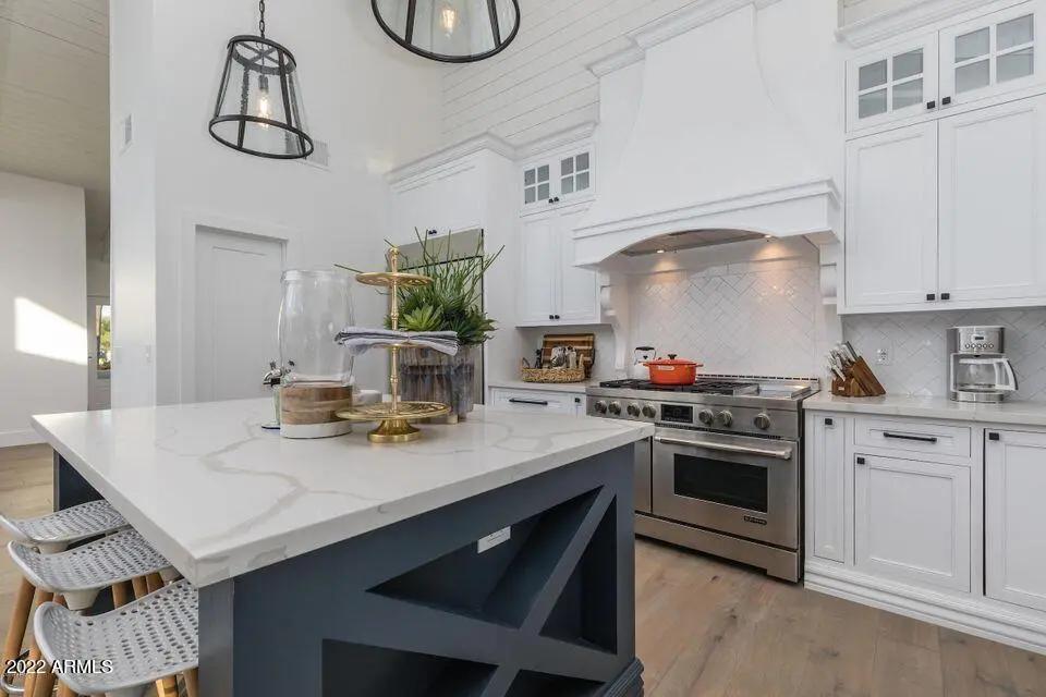 Real Estate Picture 3