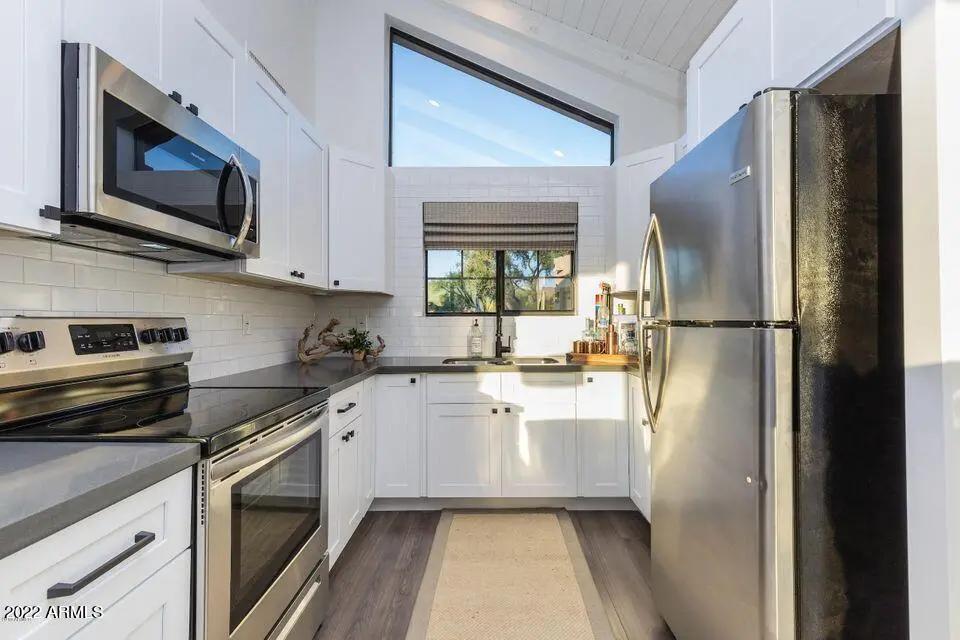 Real Estate Picture 22