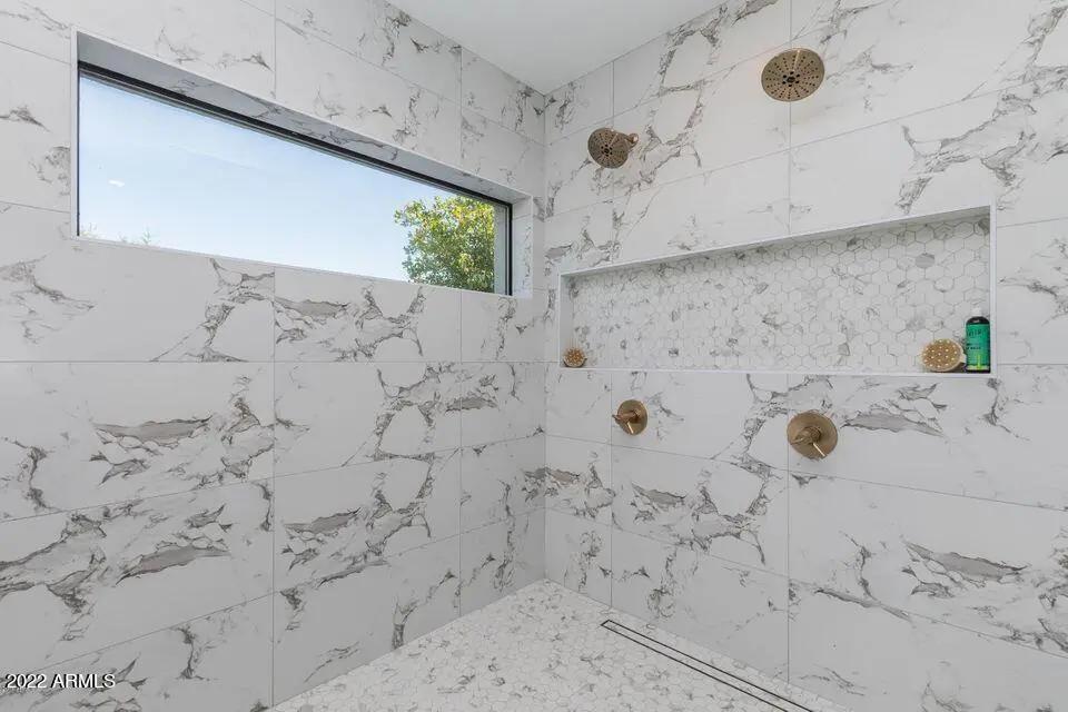 Real Estate Picture 9
