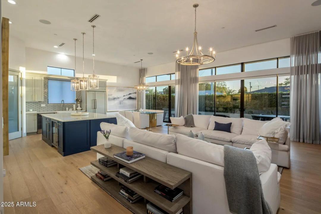Real Estate Picture 4