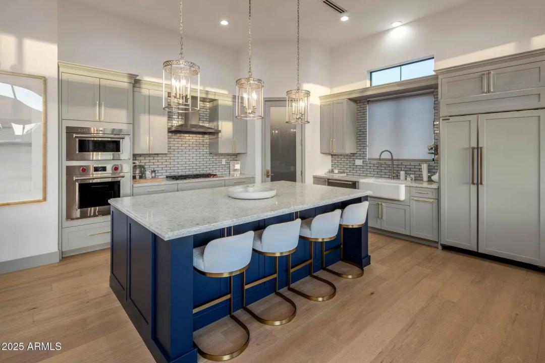 Real Estate Picture 3