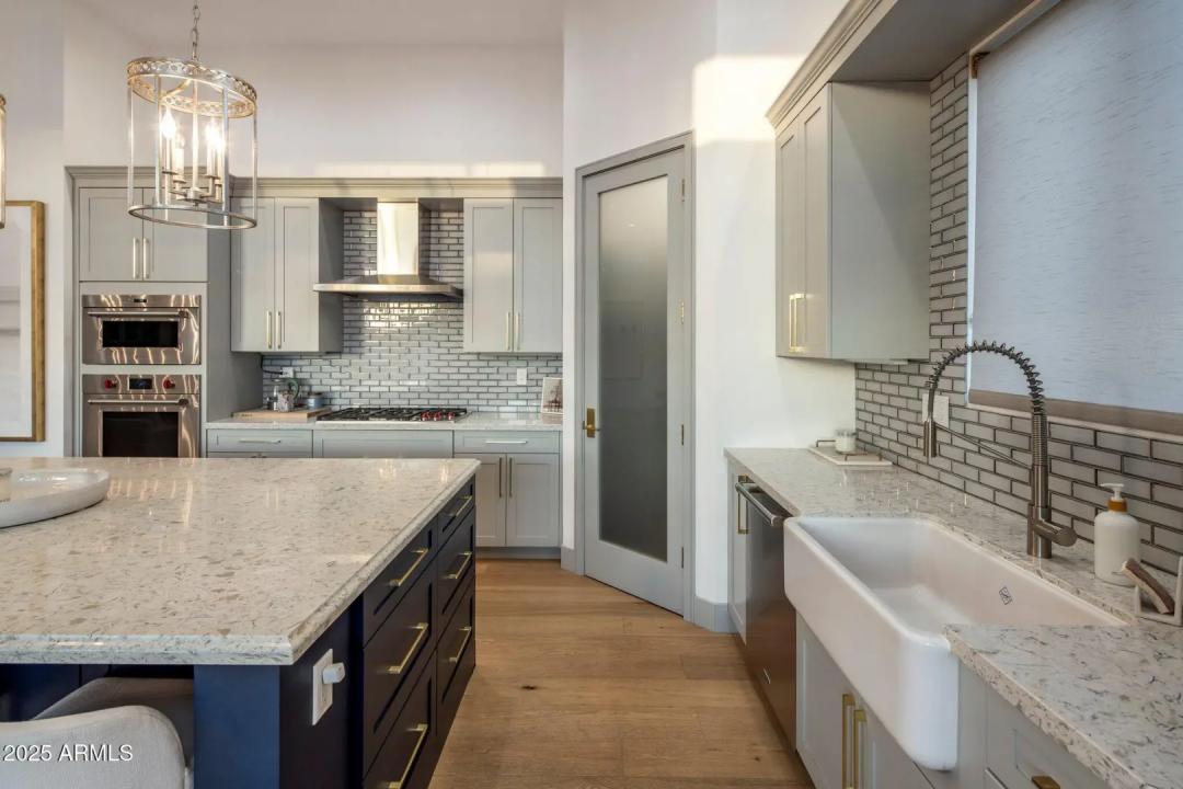 Real Estate Picture 7