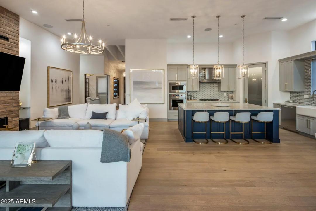 Real Estate Picture 9