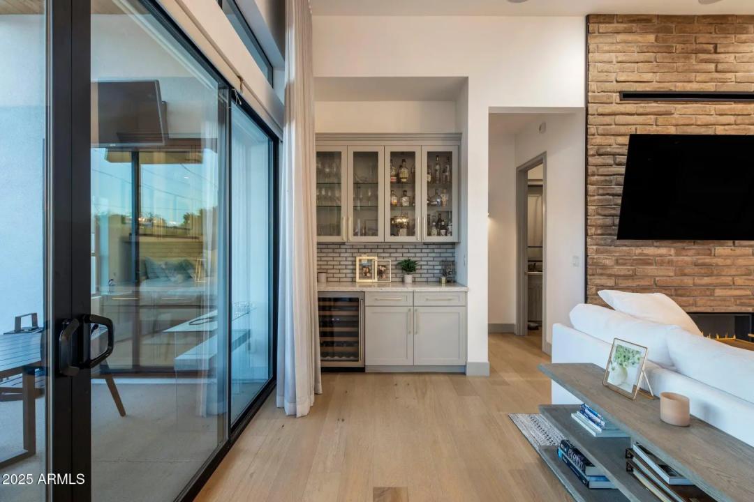 Real Estate Picture 10