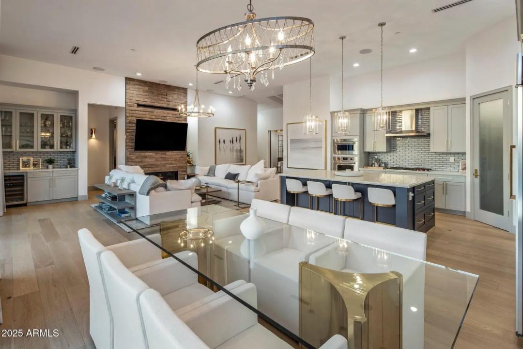 Real Estate Picture 11