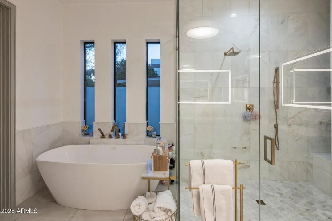 Real Estate Picture 16