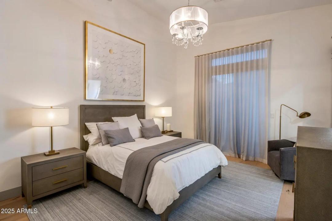 Real Estate Picture 18