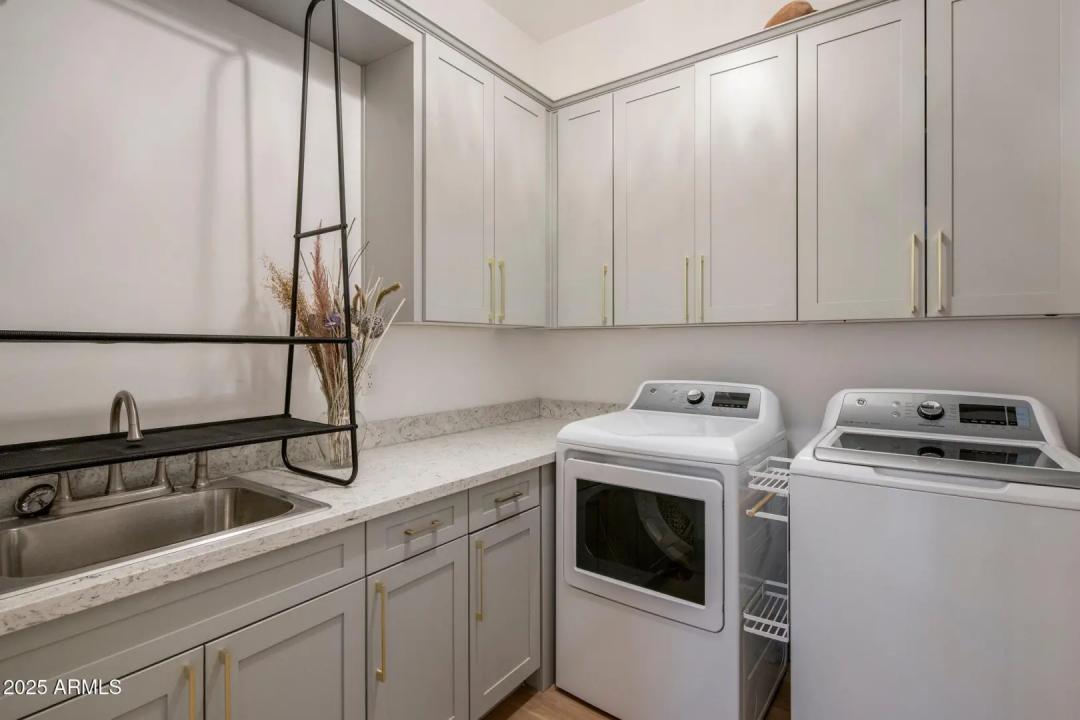 Real Estate Picture 25