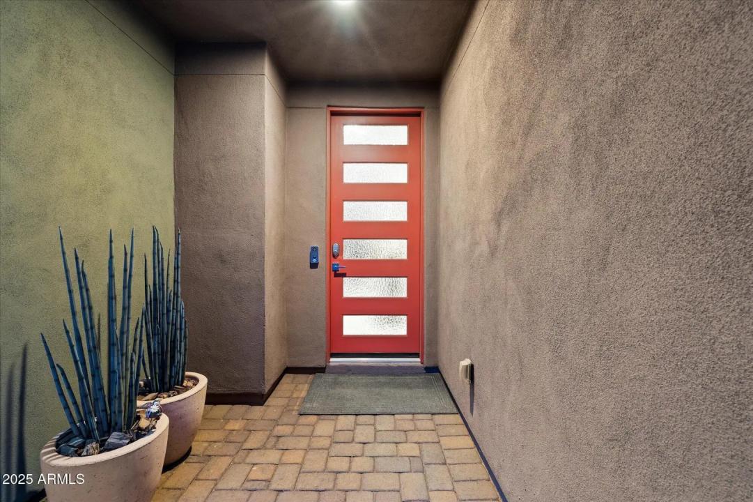 Real Estate Picture 4